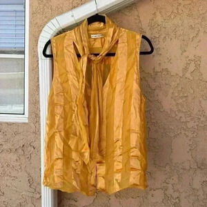 Alice + Olivia Gwenda Sleeveless Paneled Tie-Neck Blouse Yellow Size M